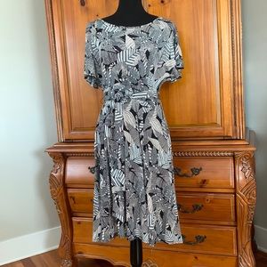 Ann Taylor Petit Dress in Navy with white and light pink Florals